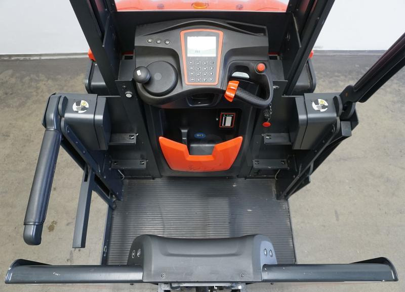 Linde V 10 5212 - Vychystávací vozík: obrázek 3 Linde V 10 5212 - Vychystávací vozík: obrázek 3