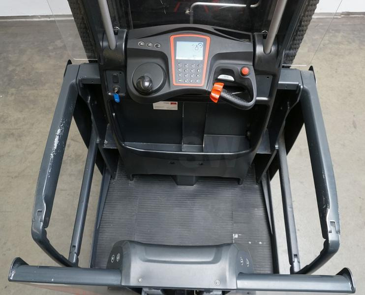 Linde V 24 5213 - Vychystávací vozík: obrázek 3 Linde V 24 5213 - Vychystávací vozík: obrázek 3