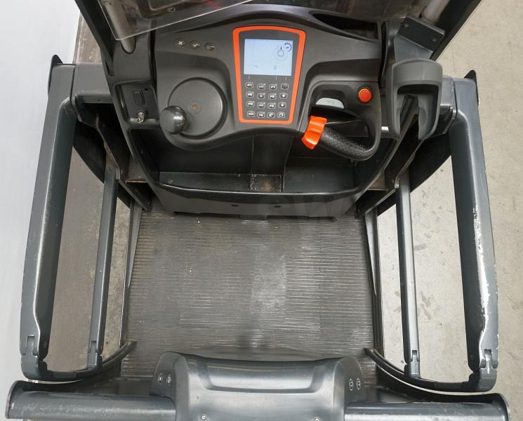 Linde V 48 5213 - Vychystávací vozík: obrázek 3 Linde V 48 5213 - Vychystávací vozík: obrázek 3