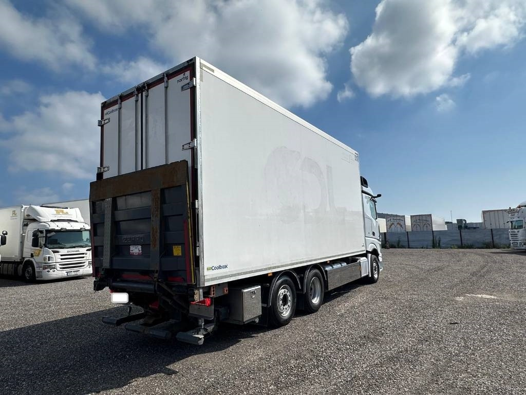 Mercedes-Benz Actros 2553 serie 7795 - Chladírenský nákladní automobil: obrázek 4 Mercedes-Benz Actros 2553 serie 7795 - Chladírenský nákladní automobil: obrázek 4