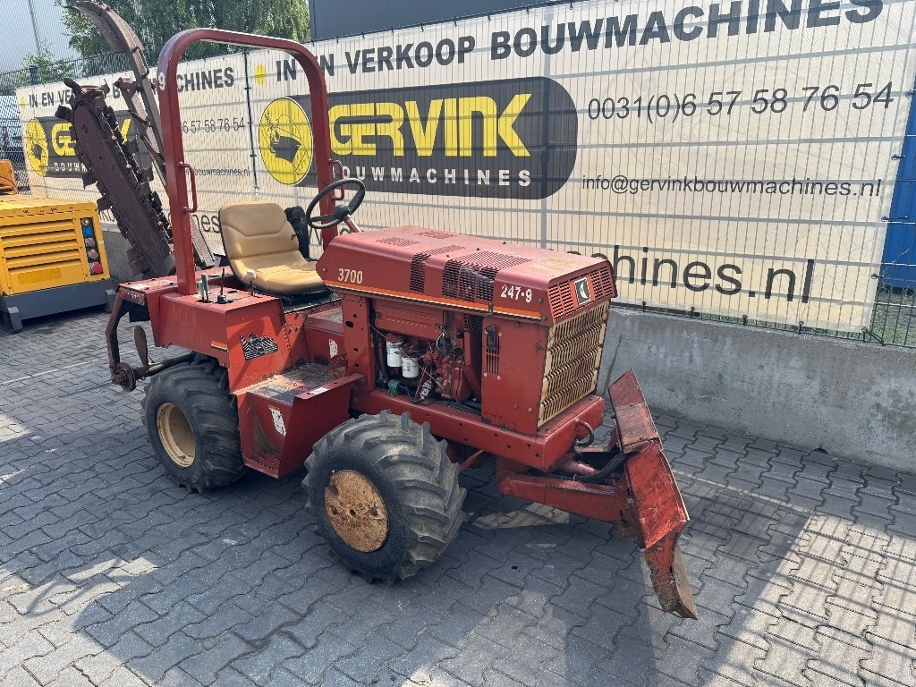 Ditch Witch 3700 DD - Rýhovač: obrázek 1 Ditch Witch 3700 DD - Rýhovač: obrázek 1
