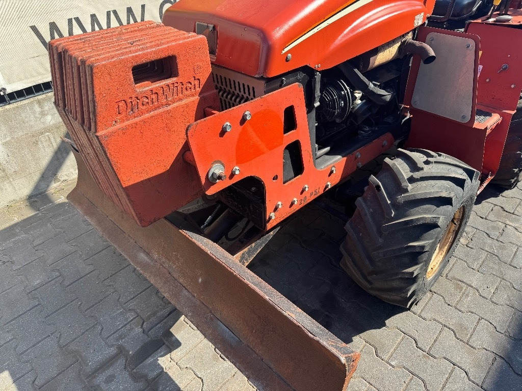 Ditch Witch RT 40 - Rýhovač: obrázek 3 Ditch Witch RT 40 - Rýhovač: obrázek 3