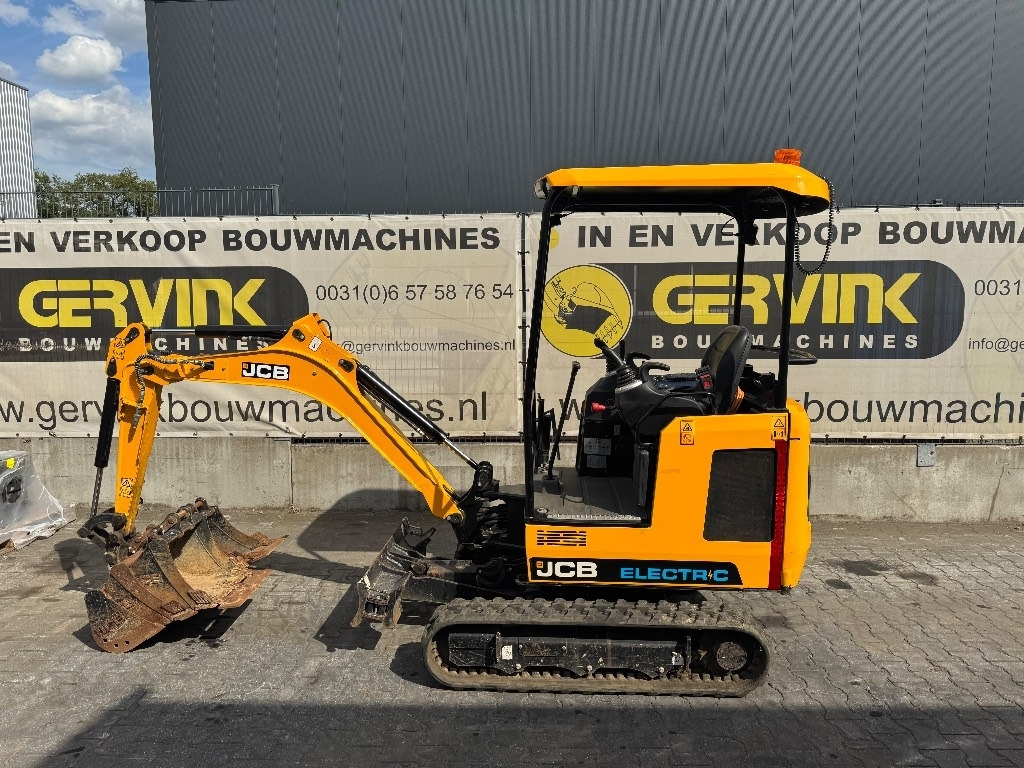 JCB 19 C-1E - Mini rýpadlo: obrázek 1 JCB 19 C-1E - Mini rýpadlo: obrázek 1