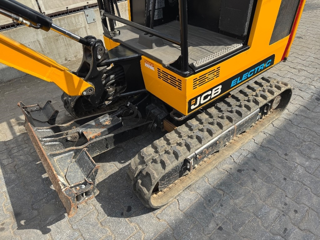JCB 19 C-1E - Mini rýpadlo: obrázek 2 JCB 19 C-1E - Mini rýpadlo: obrázek 2