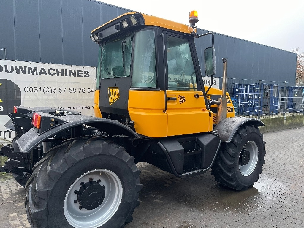 JCB Fastrac 125 - Traktor: obrázek 4 JCB Fastrac 125 - Traktor: obrázek 4