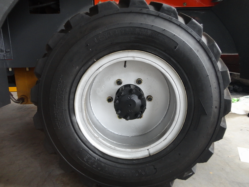QINGDAO PROMISING China Wheel Loader Tire 12-16.5-12PR - Pneumatiky pro Kolový nakladač: obrázek 2 QINGDAO PROMISING China Wheel Loader Tire 12-16.5-12PR - Pneumatiky pro Kolový nakladač: obrázek 2