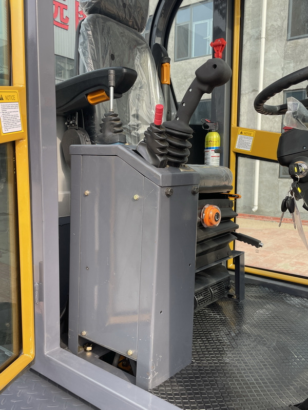 Qingdao Promising CE Telescopic Loader ZL15 - Teleskopický kolový nakladač: obrázek 3 Qingdao Promising CE Telescopic Loader ZL15 - Teleskopický kolový nakladač: obrázek 3