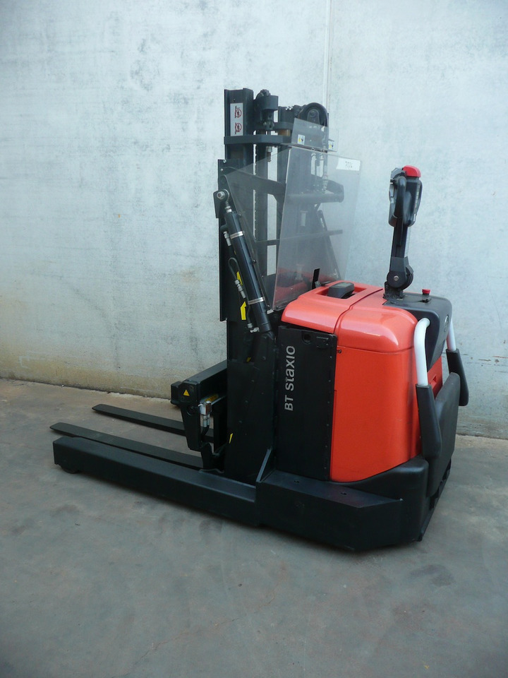 Toyota SPE 120 XR - Stohovací vozík: obrázek 3 Toyota SPE 120 XR - Stohovací vozík: obrázek 3