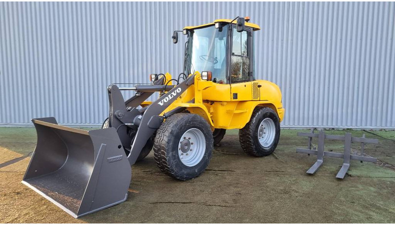 ''SÅLD''' Volvo L30 B, Hjullastare - Kolový nakladač: obrázek 1 ''SÅLD''' Volvo L30 B, Hjullastare - Kolový nakladač: obrázek 1