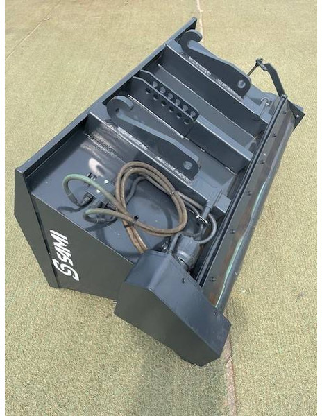 Sami SL 1500 Sandspridarskopa - Sypač písku/ Soli pro Stavební technika: obrázek 4 Sami SL 1500 Sandspridarskopa - Sypač písku/ Soli pro Stavební technika: obrázek 4