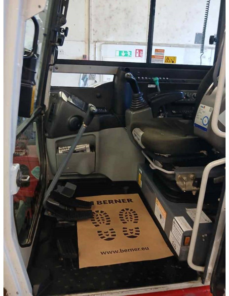 Takeuchi TB 290 - Mini rýpadlo: obrázek 5 Takeuchi TB 290 - Mini rýpadlo: obrázek 5