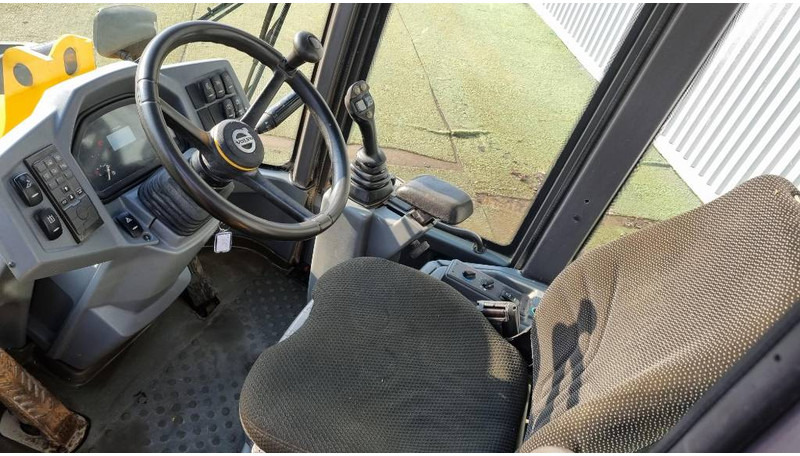 Kolový nakladač Volvo L30 G, Hullastare: obrázek 9