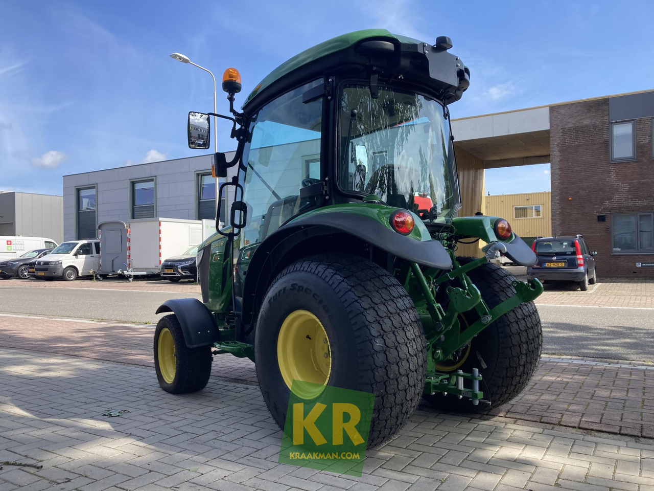 3046R John Deere - Malotraktor: obrázek 3 3046R John Deere - Malotraktor: obrázek 3