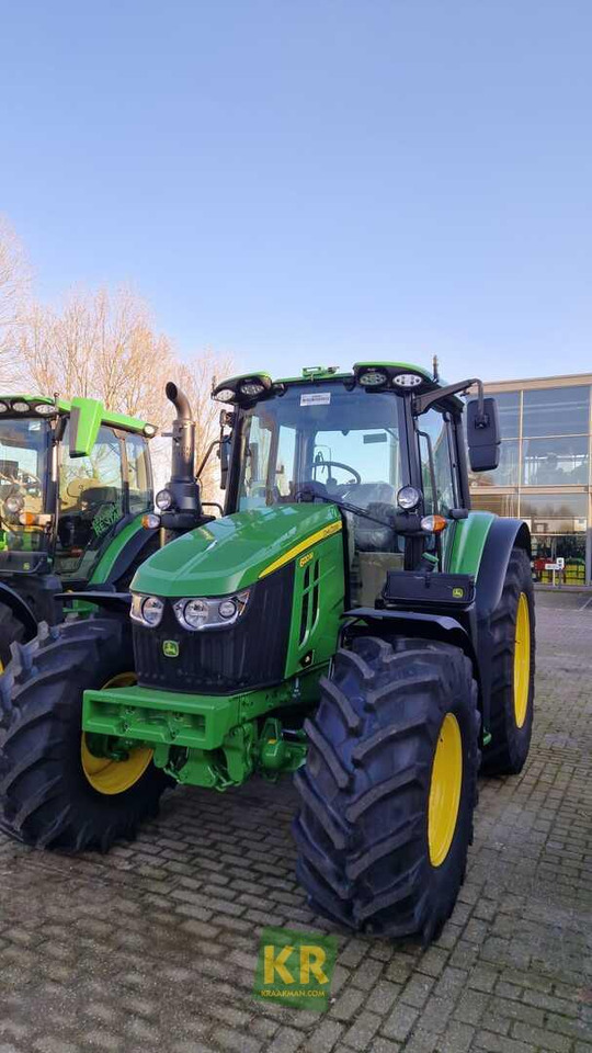 6120M John Deere - Traktor: obrázek 1 6120M John Deere - Traktor: obrázek 1