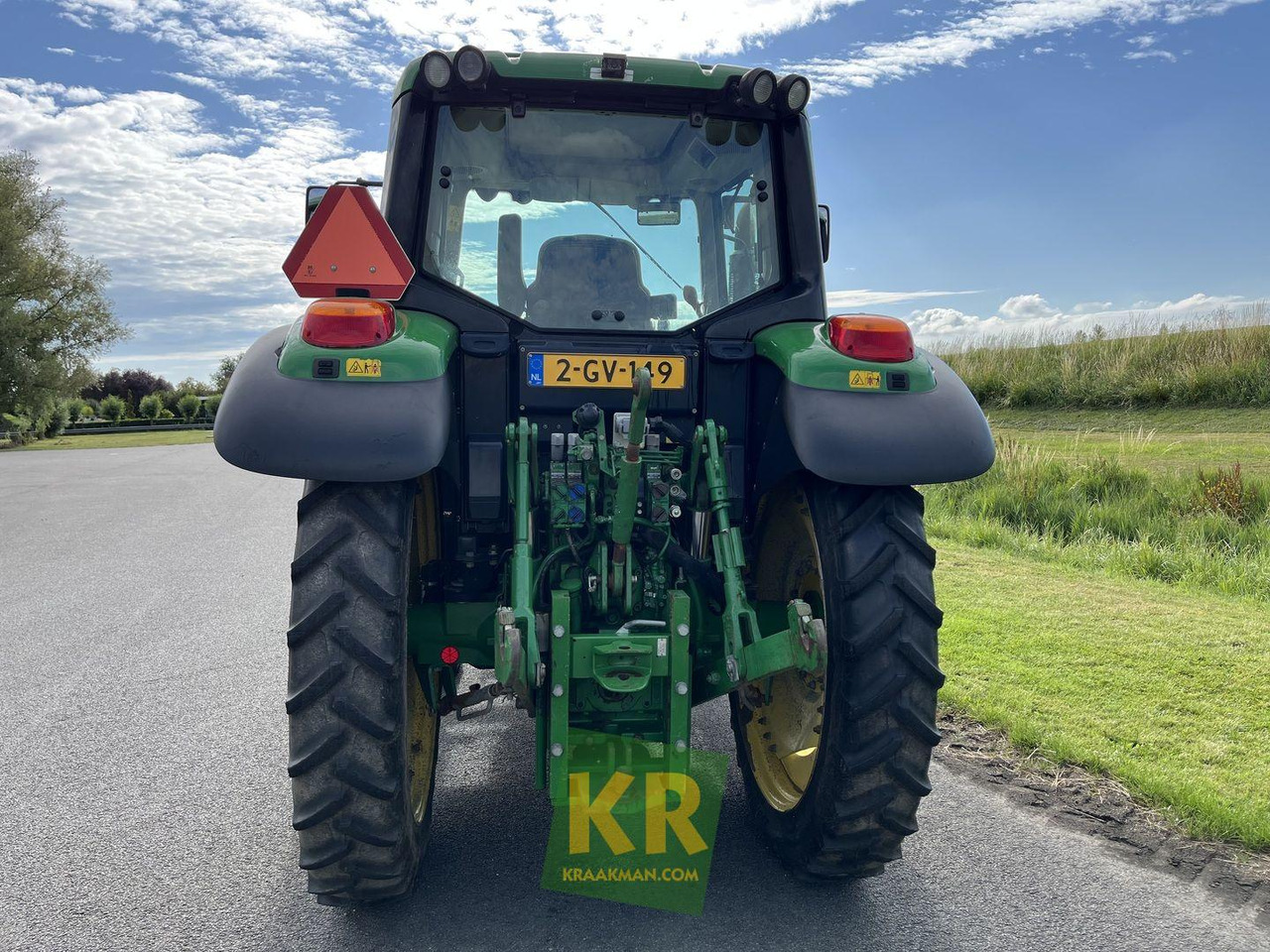 6125M John Deere - Traktor: obrázek 4 6125M John Deere - Traktor: obrázek 4