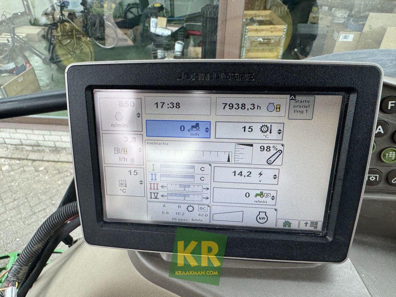 6150R John Deere - Traktor: obrázek 2 6150R John Deere - Traktor: obrázek 2