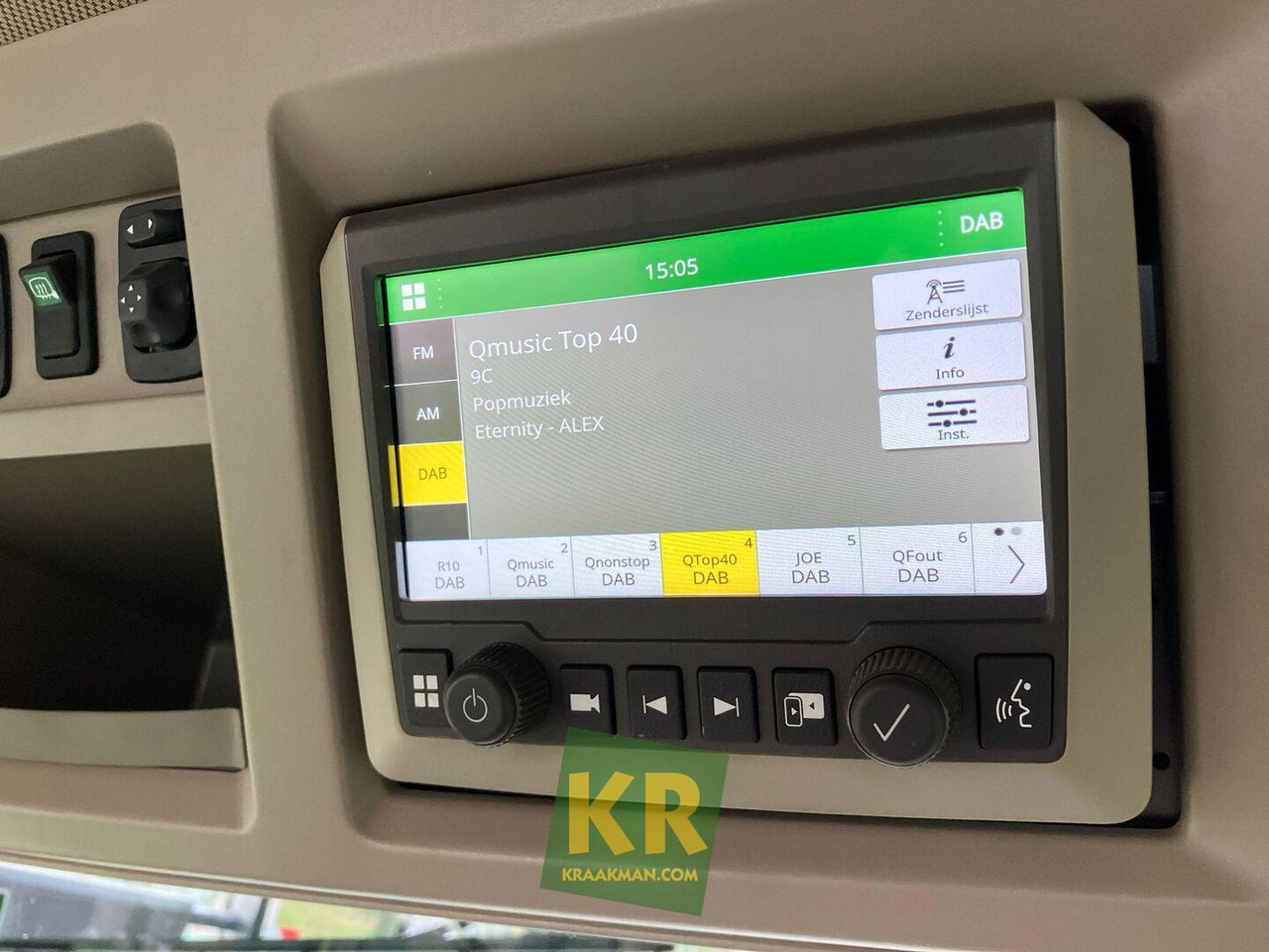 7R 350 John Deere - Traktor: obrázek 2 7R 350 John Deere - Traktor: obrázek 2