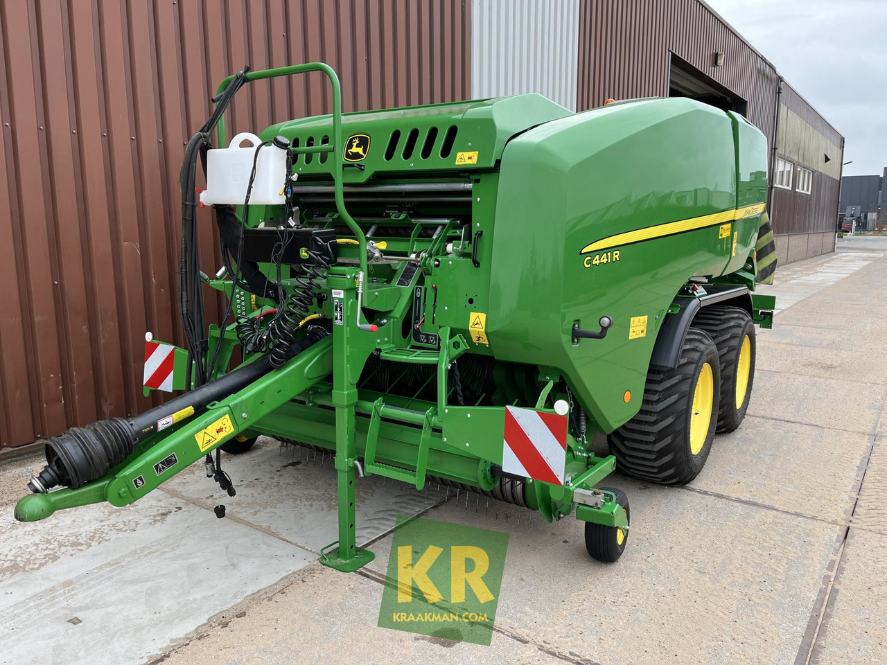 C441R John Deere - Lis na válcové balíky: obrázek 1 C441R John Deere - Lis na válcové balíky: obrázek 1