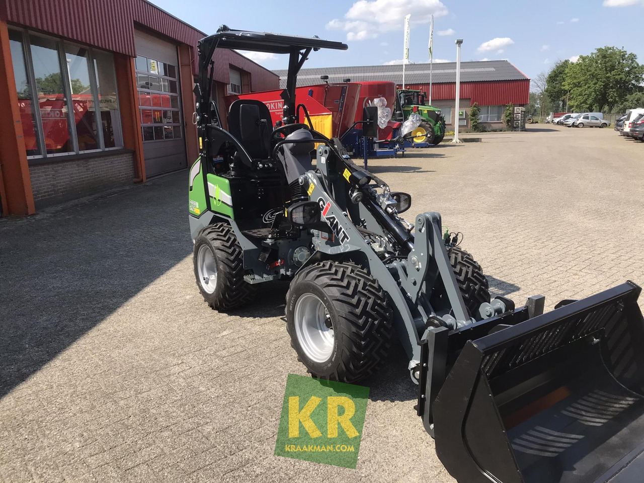 G2200E Giant - Kloubový nakladač: obrázek 2 G2200E Giant - Kloubový nakladač: obrázek 2