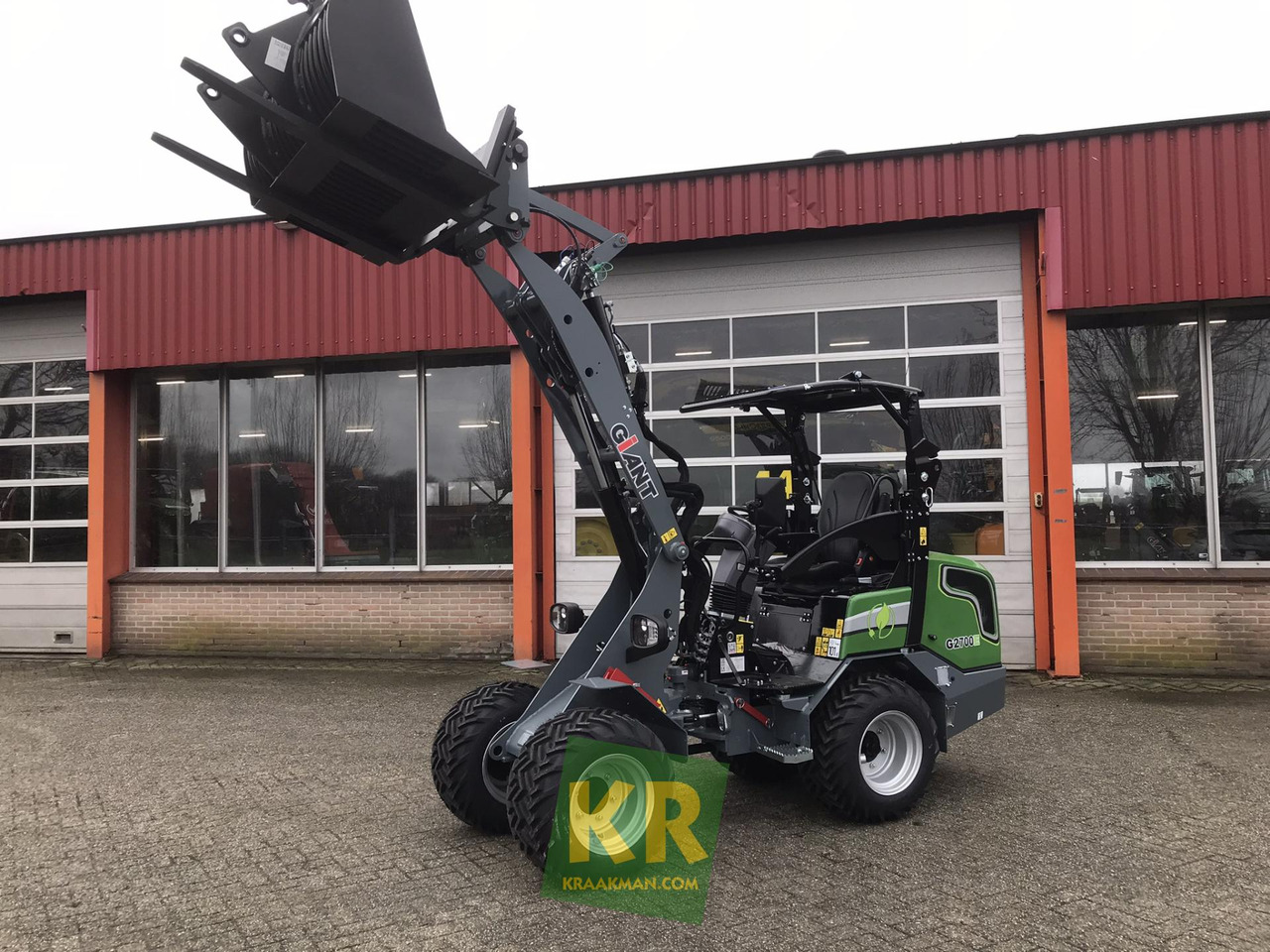 G2700E Giant - Kloubový nakladač: obrázek 2 G2700E Giant - Kloubový nakladač: obrázek 2