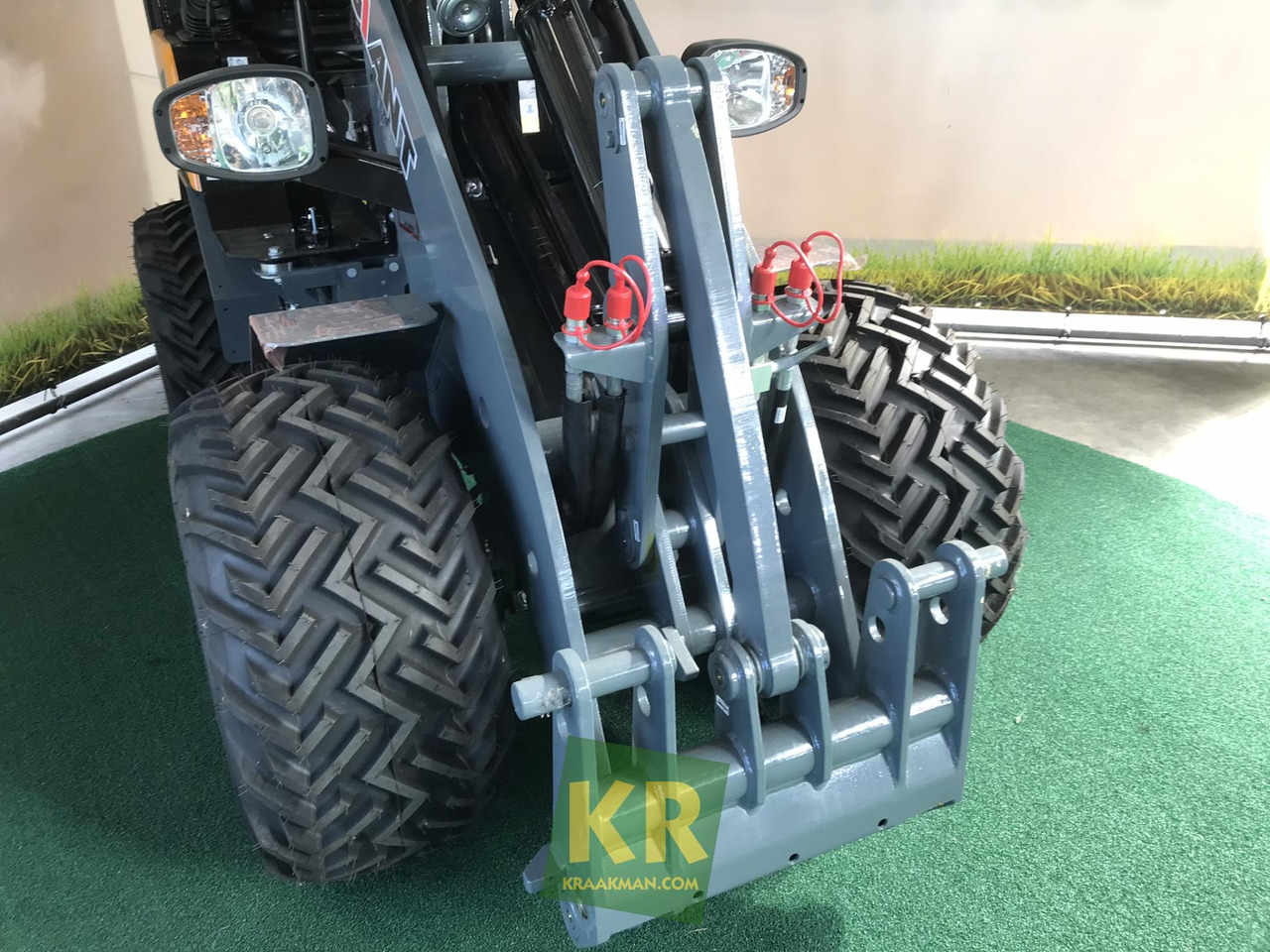 Nový Kloubový nakladač Giant G2200: obrázek 7