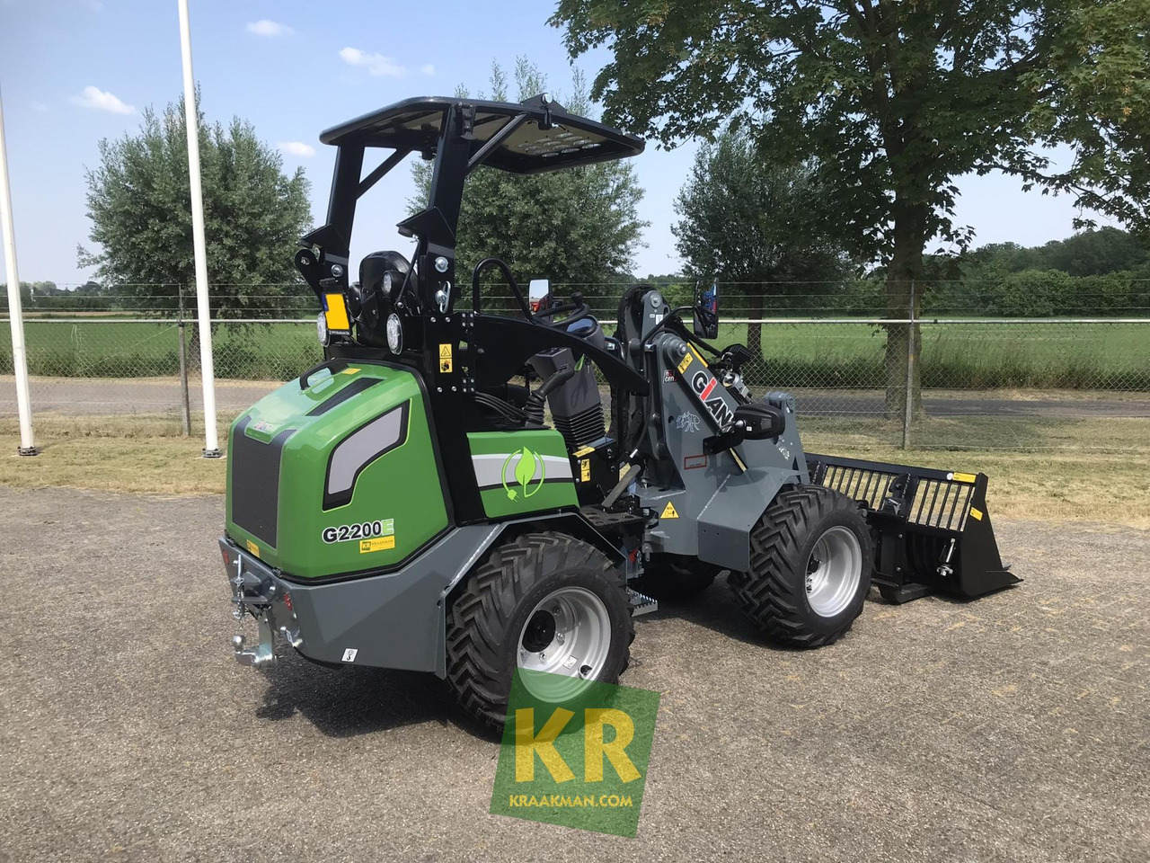 Giant G2200E - Kloubový nakladač: obrázek 3 Giant G2200E - Kloubový nakladač: obrázek 3