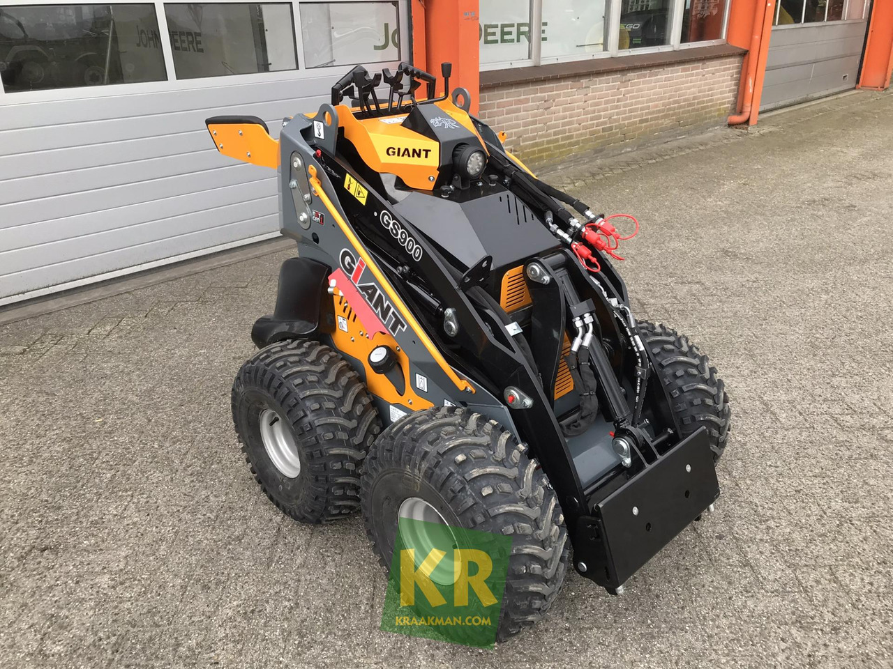 Giant GS900 - Smykový nakladač: obrázek 2 Giant GS900 - Smykový nakladač: obrázek 2