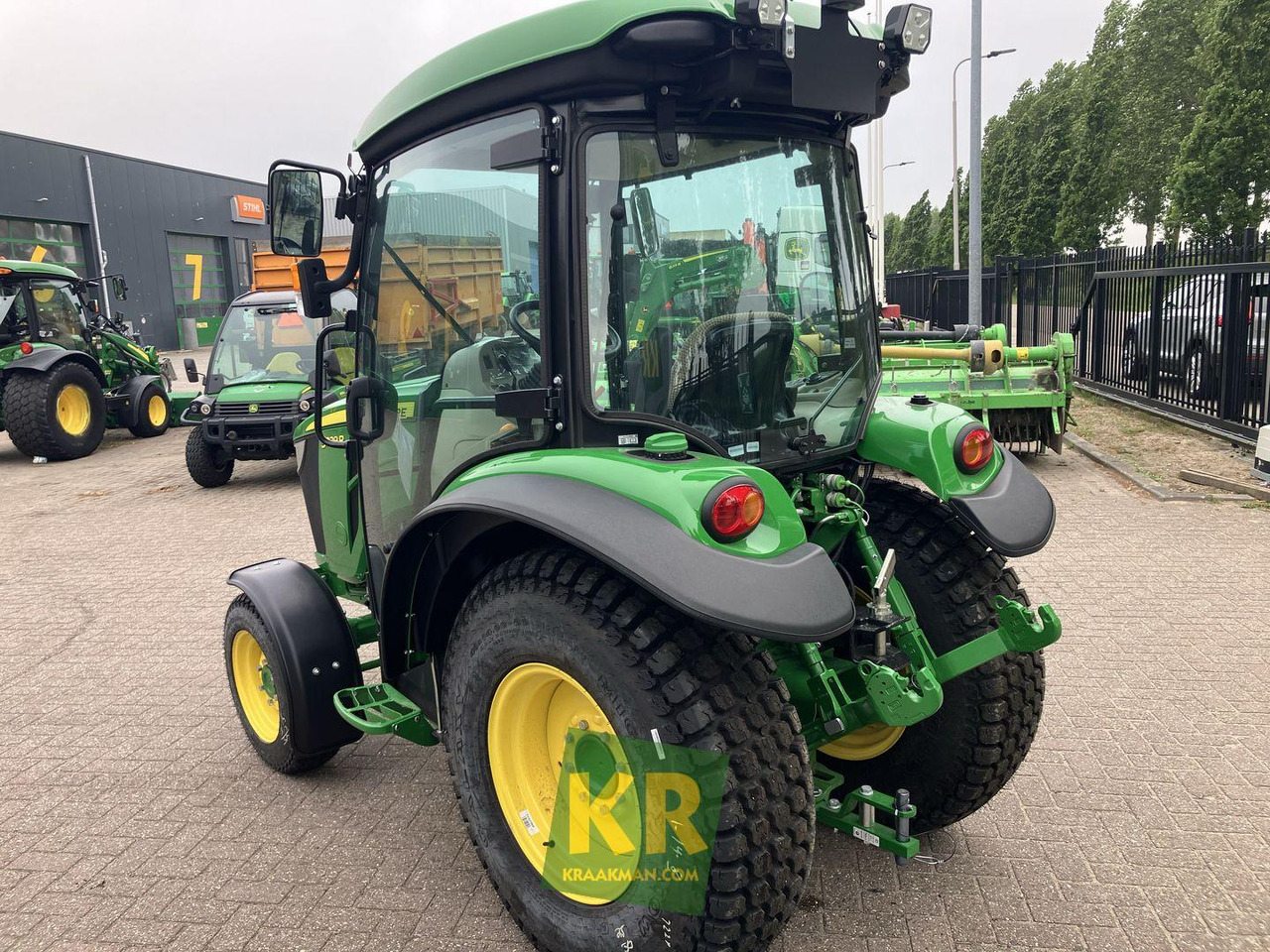 John Deere 3039R - Malotraktor: obrázek 4 John Deere 3039R - Malotraktor: obrázek 4