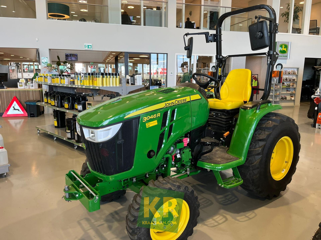 John Deere 3046R - Malotraktor: obrázek 1 John Deere 3046R - Malotraktor: obrázek 1