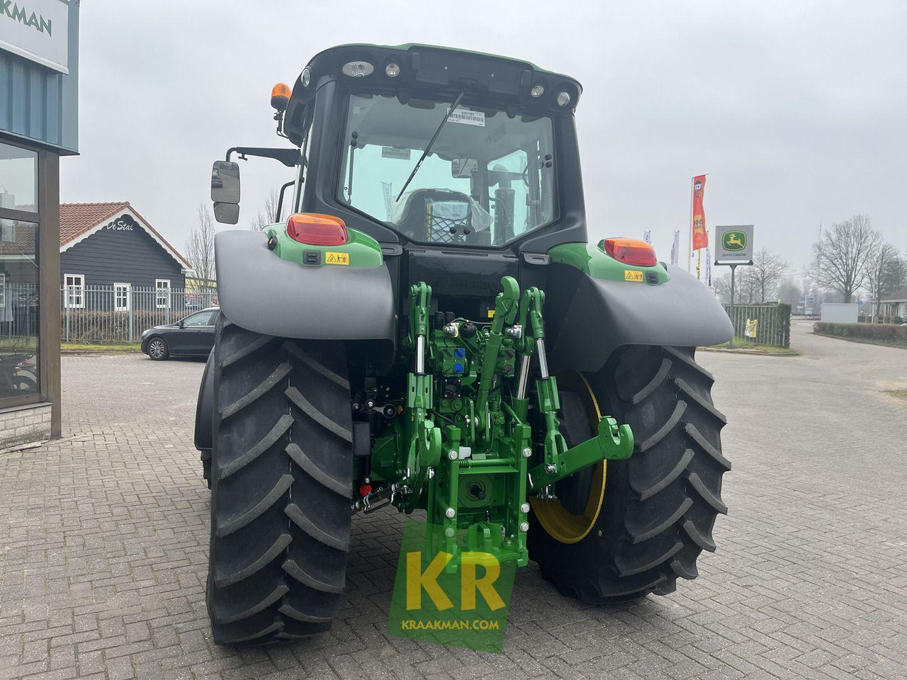 John Deere 6100M - Traktor: obrázek 4 John Deere 6100M - Traktor: obrázek 4