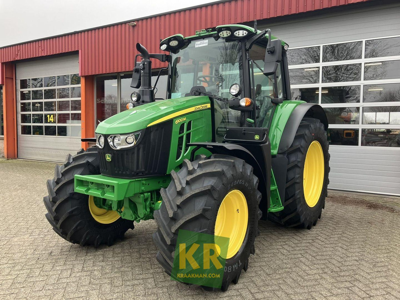 John Deere 6100M - Traktor: obrázek 1 John Deere 6100M - Traktor: obrázek 1