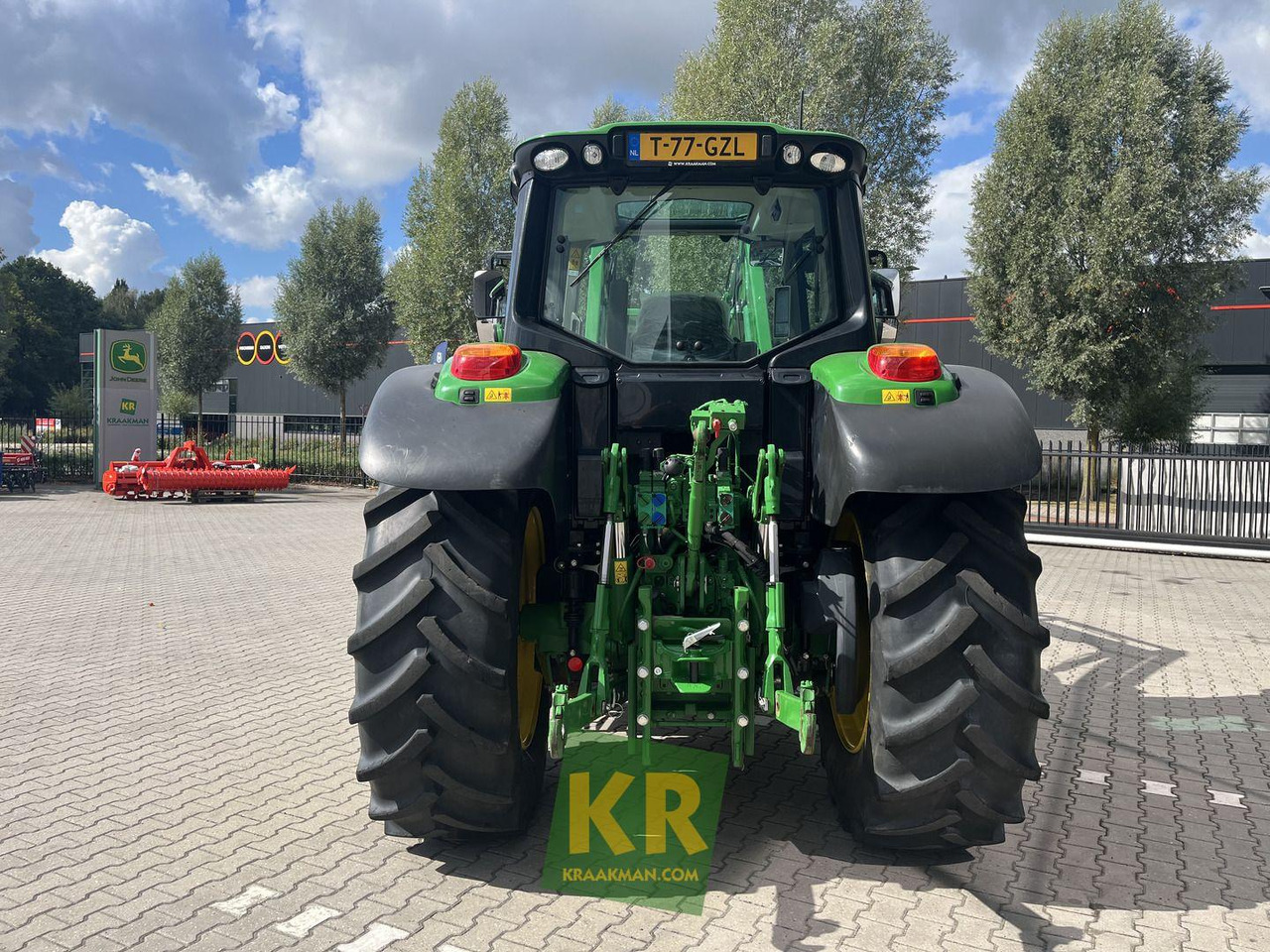 John Deere 6100M - Traktor: obrázek 4 John Deere 6100M - Traktor: obrázek 4