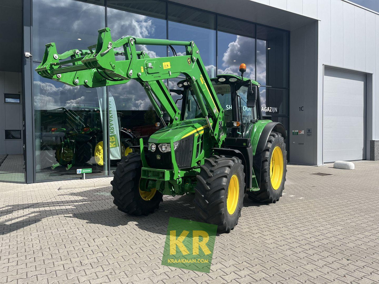 John Deere 6100M - Traktor: obrázek 2 John Deere 6100M - Traktor: obrázek 2