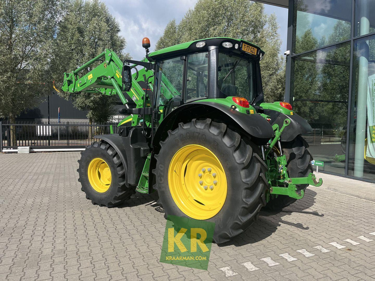 John Deere 6100M - Traktor: obrázek 3 John Deere 6100M - Traktor: obrázek 3