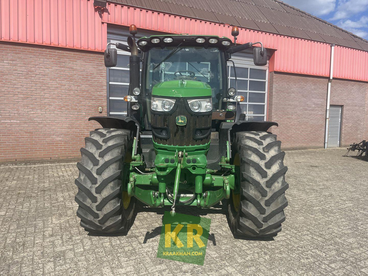John Deere 6150R - Traktor: obrázek 4 John Deere 6150R - Traktor: obrázek 4