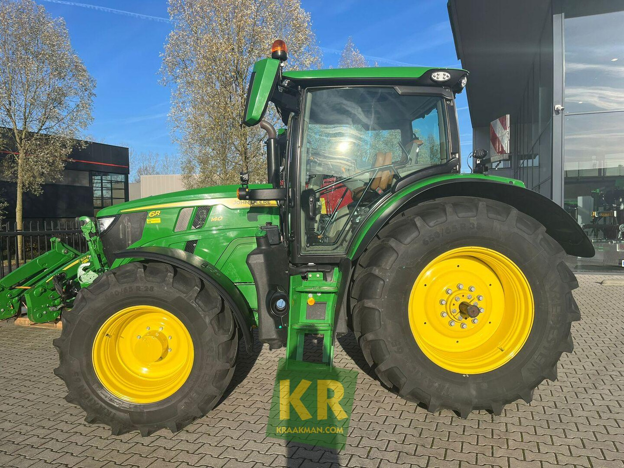 John Deere 6R 140 - Traktor: obrázek 2 John Deere 6R 140 - Traktor: obrázek 2