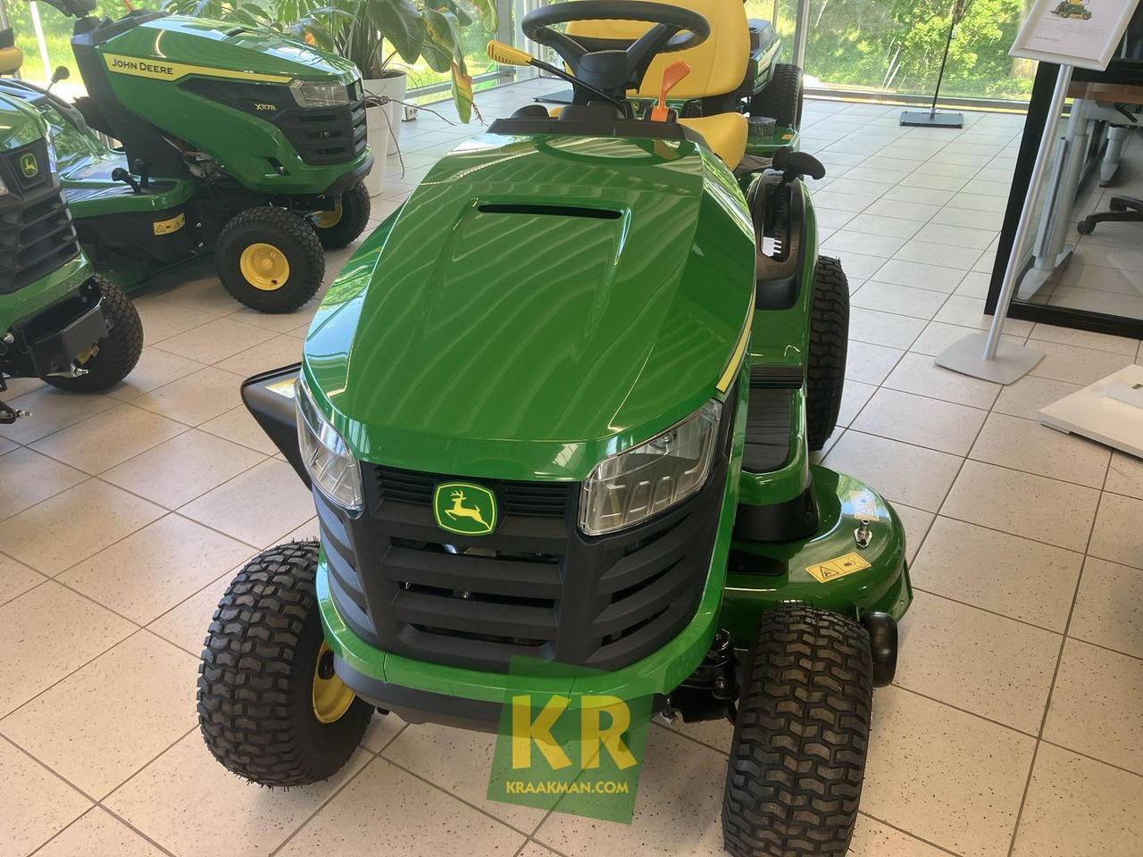 John Deere X127 - Sekačka na trávu: obrázek 3 John Deere X127 - Sekačka na trávu: obrázek 3