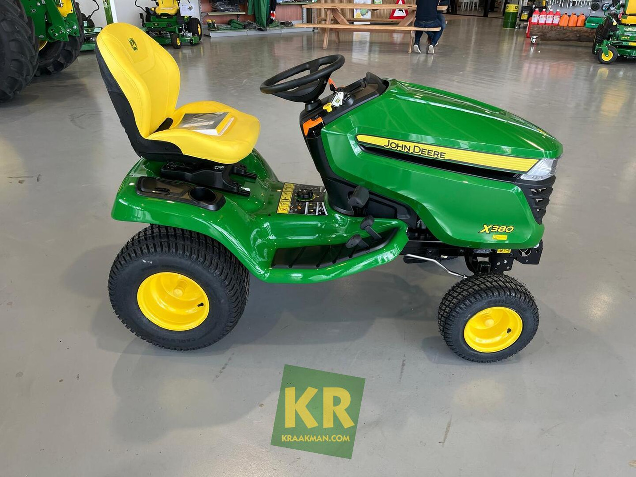John Deere X380 - Sekačka na trávu: obrázek 5 John Deere X380 - Sekačka na trávu: obrázek 5