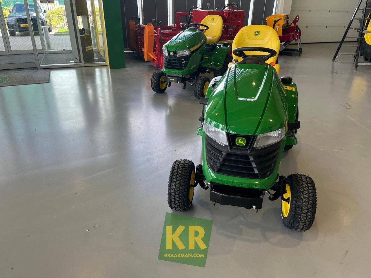 John Deere X380 - Sekačka na trávu: obrázek 3 John Deere X380 - Sekačka na trávu: obrázek 3