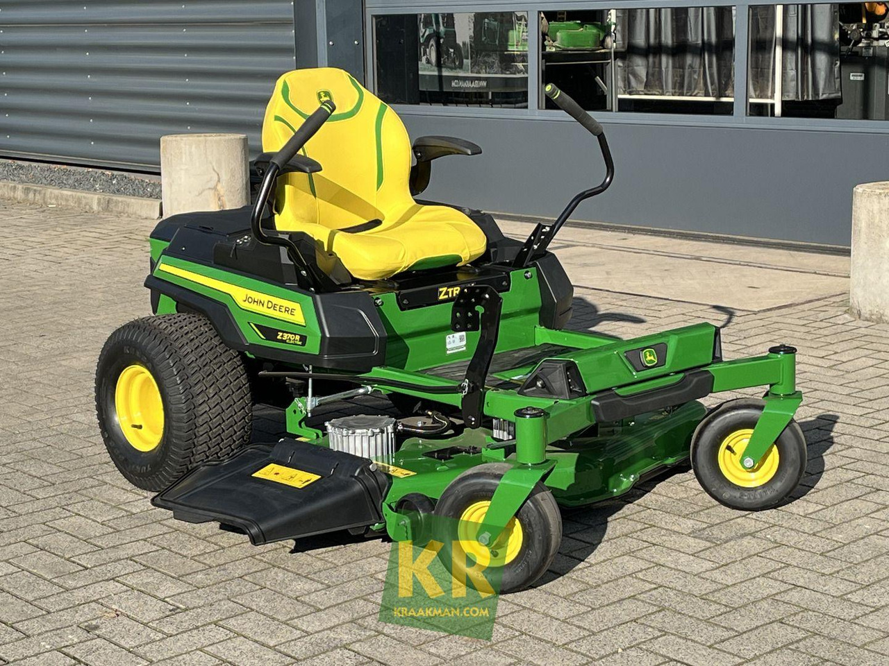 John Deere Z370R ELECTRIC - Sekačka na trávu: obrázek 1 John Deere Z370R ELECTRIC - Sekačka na trávu: obrázek 1