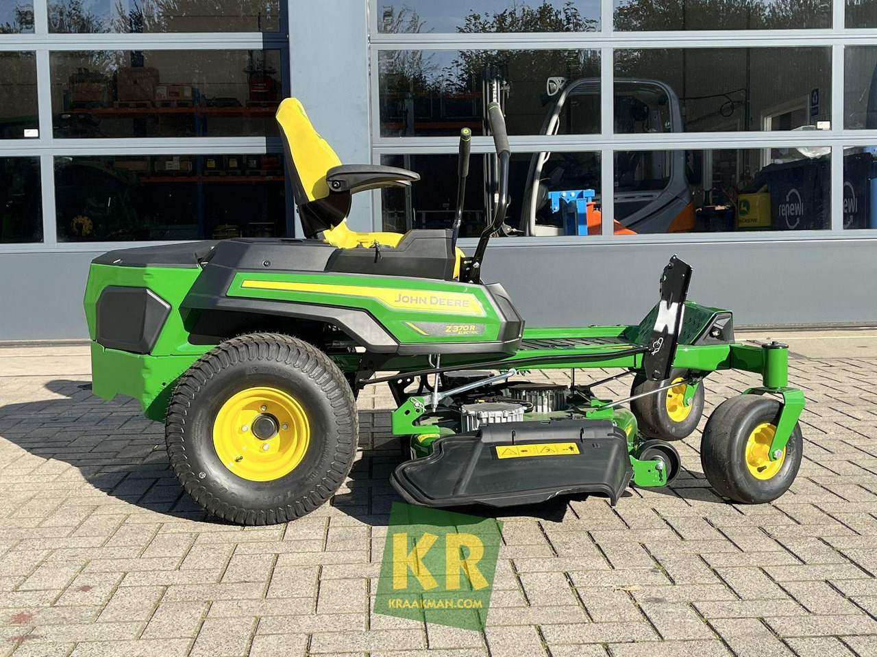 John Deere Z370R ELECTRIC - Sekačka na trávu: obrázek 2 John Deere Z370R ELECTRIC - Sekačka na trávu: obrázek 2