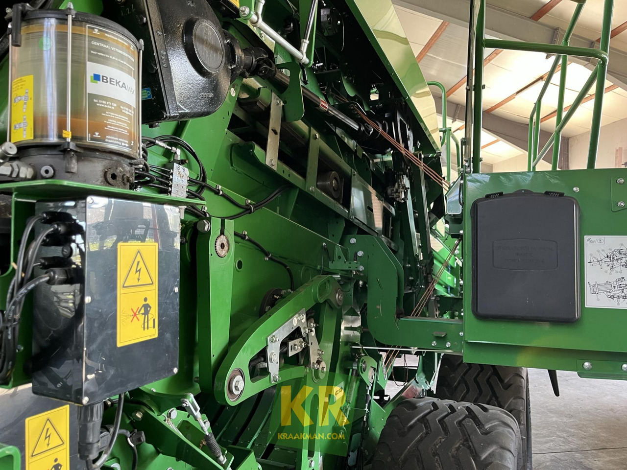 Nový Lis na hranaté balíky L624 John Deere: obrázek 13