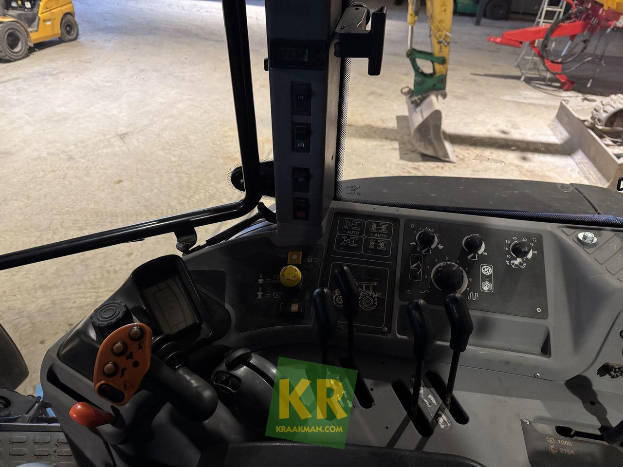 New Holland TM190 - Traktor: obrázek 2 New Holland TM190 - Traktor: obrázek 2