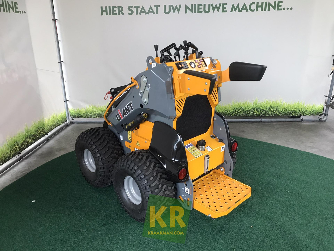 SK252D Giant - Smykový nakladač: obrázek 4 SK252D Giant - Smykový nakladač: obrázek 4