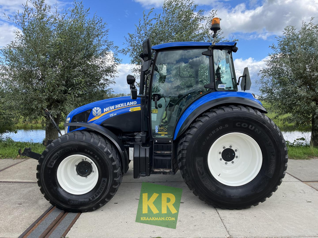 T5.95 New Holland - Traktor: obrázek 2 T5.95 New Holland - Traktor: obrázek 2