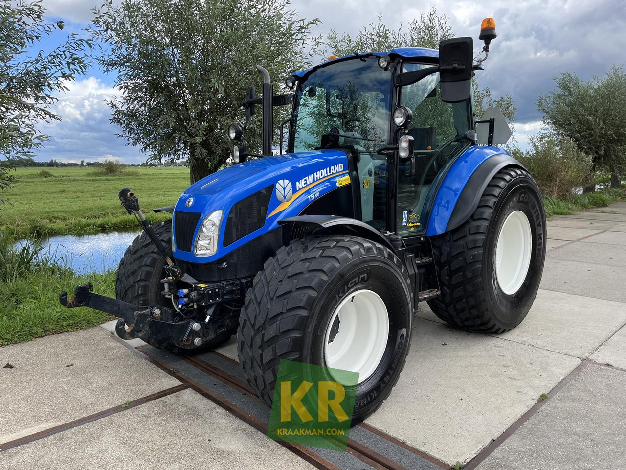 T5.95 New Holland - Traktor: obrázek 1 T5.95 New Holland - Traktor: obrázek 1
