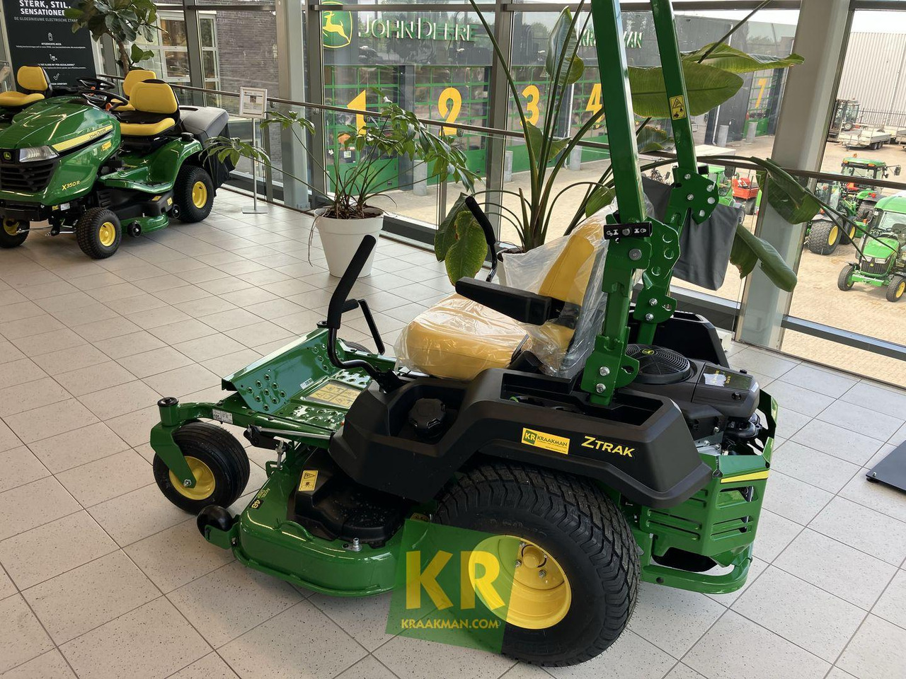 Z515E ZEROTURN John Deere - Sekačka na trávu: obrázek 1 Z515E ZEROTURN John Deere - Sekačka na trávu: obrázek 1