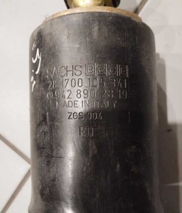 AMORTYZATOR KABINY MERCEDES ACTROS 9428902819 SACHS 131850 - Tlumiče: obrázek 2 AMORTYZATOR KABINY MERCEDES ACTROS 9428902819 SACHS 131850 - Tlumiče: obrázek 2