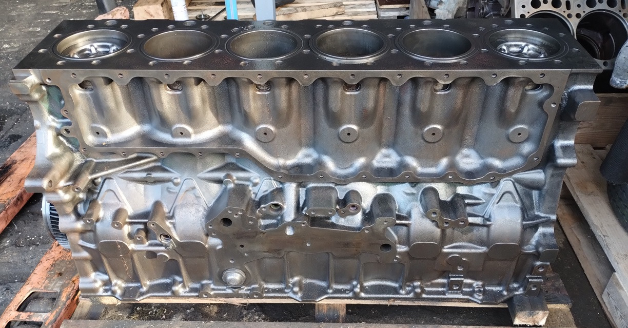 BLOK SILNIKA TŁOKI WAŁ KORBOWY KORBOWODY Volvo FH FH5 460 500 550 2023 232531326 P 23859377 1002142 - Motor a díly: obrázek 1 BLOK SILNIKA TŁOKI WAŁ KORBOWY KORBOWODY Volvo FH FH5 460 500 550 2023 232531326 P 23859377 1002142 - Motor a díly: obrázek 1