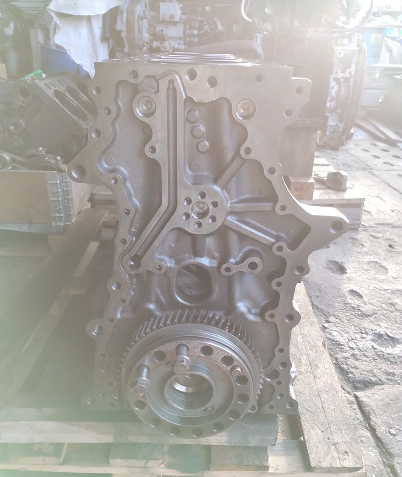 BLOK SILNIKA TŁOKI WAŁ KORBOWY KORBOWODY Volvo FH FH5 460 500 550 2023 232531326 P 23859377 1002142 - Motor a díly: obrázek 4 BLOK SILNIKA TŁOKI WAŁ KORBOWY KORBOWODY Volvo FH FH5 460 500 550 2023 232531326 P 23859377 1002142 - Motor a díly: obrázek 4